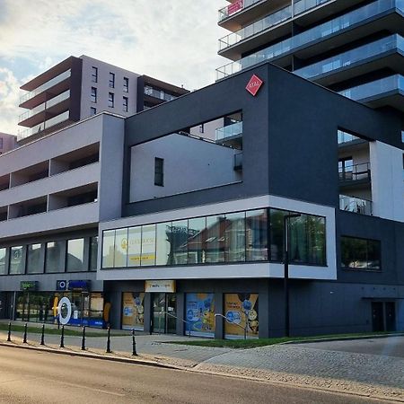 Q Apart Enter- Klimatyzowany 2 Pokojowy Apartament Przy Manufakturze Z Garazem Gratis, Fv Lodz (Lodz) Ngoại thất bức ảnh