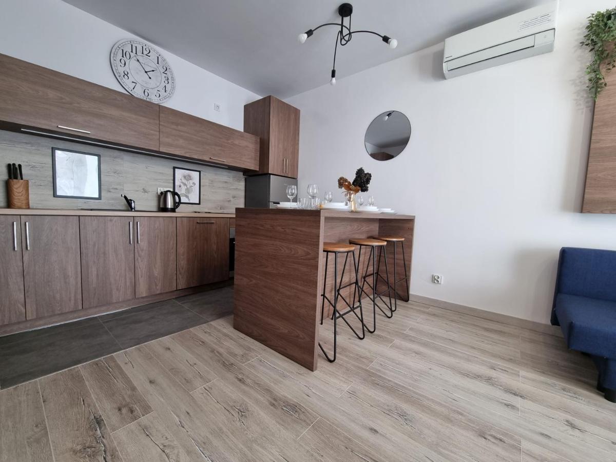 Q Apart Enter- Klimatyzowany 2 Pokojowy Apartament Przy Manufakturze Z Garazem Gratis, Fv Lodz (Lodz) Ngoại thất bức ảnh